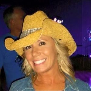 Meet your Posher, Holly